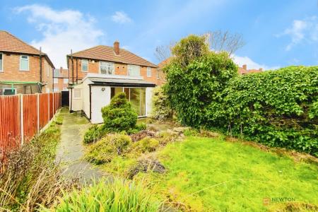 3 bedroom Semi-detached house for sale in Ravenhurst Road, Braunstone Town, LE3