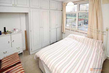 3 bedroom Semi-detached house for sale in Ravenhurst Road, Braunstone Town, LE3