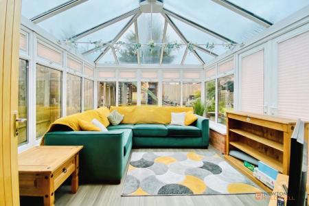 4 bedroom Semi-detached house for sale in Imperial Avenue, Braunstone, LE3