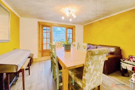 4 bedroom Semi-detached house for sale in Imperial Avenue, Braunstone, LE3