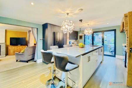 4 bedroom Semi-detached house for sale in Imperial Avenue, Braunstone, LE3