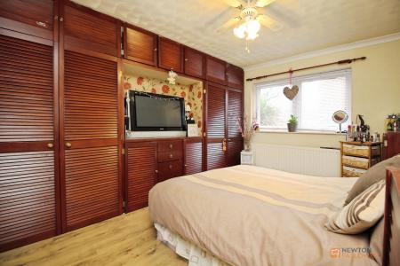 2 bedroom Terraced House for sale in Clifford Street, Leicester, LE3