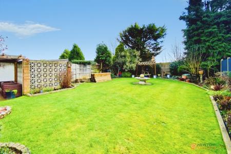 3 bedroom Detached house for sale in The Osiers, Braunstone Town, LE3