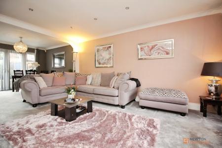 3 bedroom Detached house for sale in The Osiers, Braunstone Town, LE3