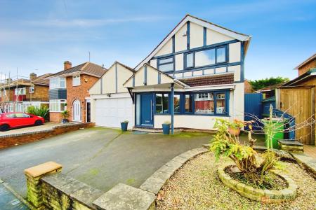 3 bedroom Detached house for sale in The Osiers, Braunstone Town, LE3