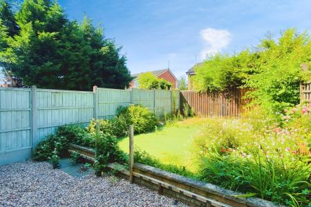 2 bedroom Semi-detached house for sale in Manston Close, Off Barkbythorpe Road, Leicester, LE4