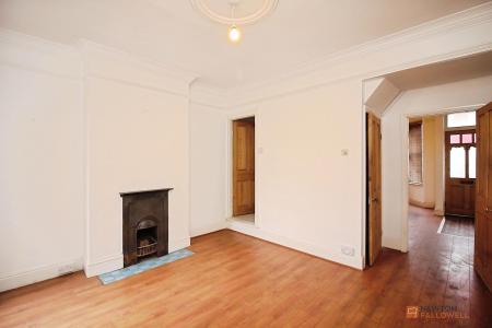 3 bedroom Terraced House for sale in Harrow Road, Off Fosse Road South, Leicester, LE3