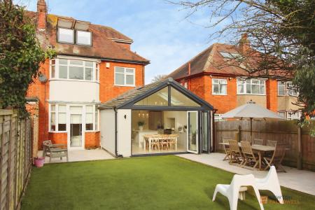 4 bedroom Semi-detached house for sale in Hinckley Road, Western Park, LE3