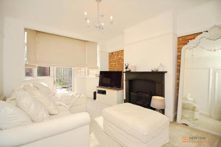 4 bedroom Semi-detached house for sale in Hinckley Road, Western Park, LE3