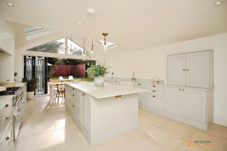 4 bedroom Semi-detached house for sale in Hinckley Road, Western Park, LE3