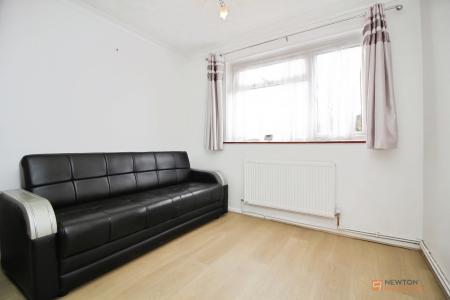 5 bedroom Semi-detached house for sale in Kingsway, Braunstone Town, LE3