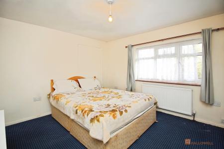 5 bedroom Semi-detached house for sale in Kingsway, Braunstone Town, LE3