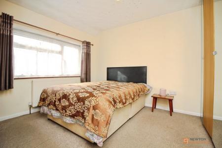 5 bedroom Semi-detached house for sale in Kingsway, Braunstone Town, LE3