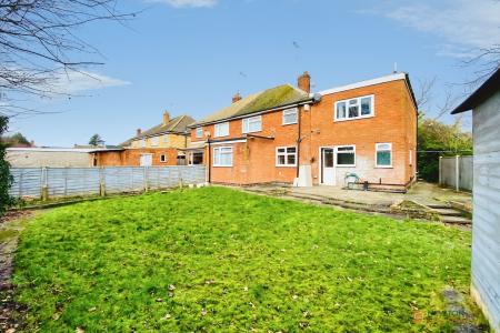 5 bedroom Semi-detached house for sale in Kingsway, Braunstone Town, LE3