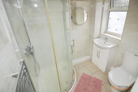 5 bedroom Semi-detached house for sale in Kingsway, Braunstone Town, LE3