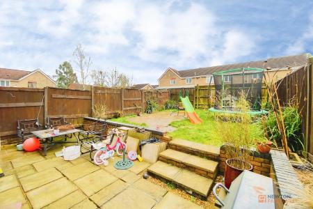 3 bedroom Town house for sale in Burchnall Road, Leicester, LE3