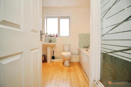 5 bedroom Detached house for sale in Barons Close, Kirby Muxloe, LE9