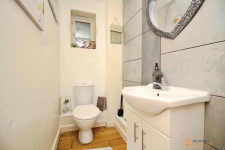 5 bedroom Detached house for sale in Barons Close, Kirby Muxloe, LE9