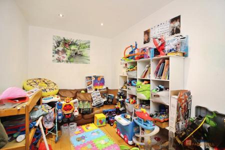 5 bedroom Detached house for sale in Barons Close, Kirby Muxloe, LE9