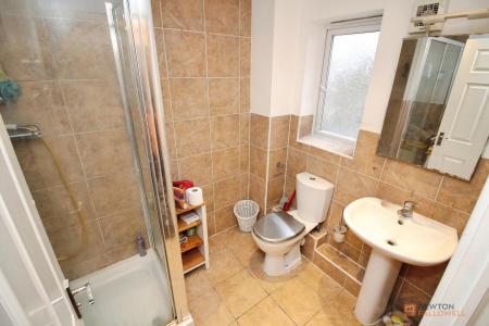 5 bedroom Detached house for sale in Barons Close, Kirby Muxloe, LE9