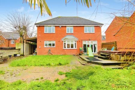 5 bedroom Detached house for sale in Barons Close, Kirby Muxloe, LE9