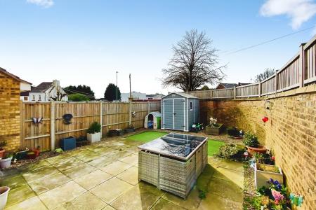 2 bedroom End of terrace house for sale in Hawthorne Way, Barwell, LE9