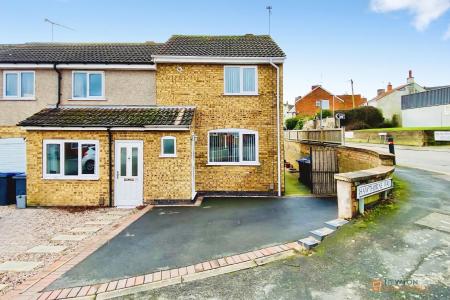 2 bedroom End of terrace house for sale in Hawthorne Way, Barwell, LE9