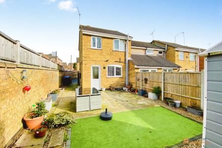 2 bedroom End of terrace house for sale in Hawthorne Way, Barwell, LE9