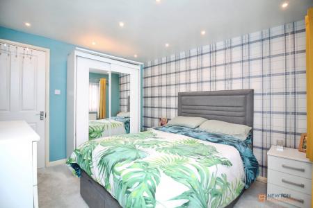 2 bedroom End of terrace house for sale in Hawthorne Way, Barwell, LE9