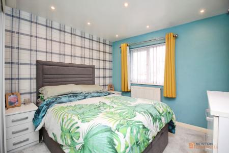 2 bedroom End of terrace house for sale in Hawthorne Way, Barwell, LE9