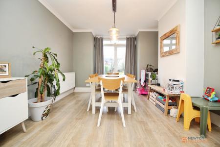 3 bedroom Semi-detached house for sale in Braunstone Lane, Leicester, LE3