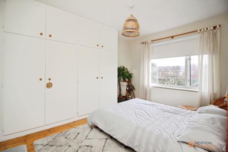 3 bedroom Semi-detached house for sale in Braunstone Lane, Leicester, LE3