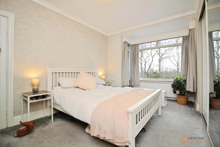 3 bedroom Semi-detached house for sale in Braunstone Lane, Leicester, LE3