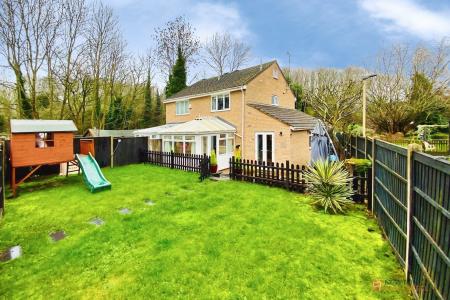 2 bedroom Semi-detached house for sale in Blackthorn Drive, Anstey Heights, Leicester, LE4