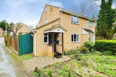 2 bedroom Semi-detached house for sale in Blackthorn Drive, Anstey Heights, Leicester, LE4