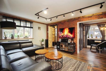 2 bedroom Semi-detached house for sale in Blackthorn Drive, Anstey Heights, Leicester, LE4