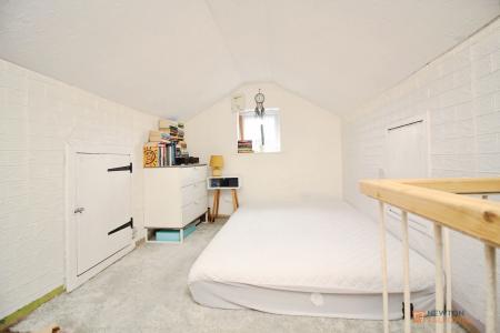 2 bedroom Semi-detached house for sale in Blackthorn Drive, Anstey Heights, Leicester, LE4