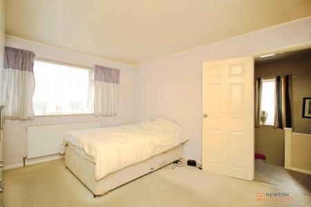 3 bedroom Semi-detached house for sale in South Avenue, Leicester Forest East, LE3