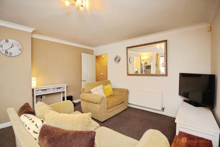 2 bedroom Flat for sale in Peggs Close, Leicester, LE9