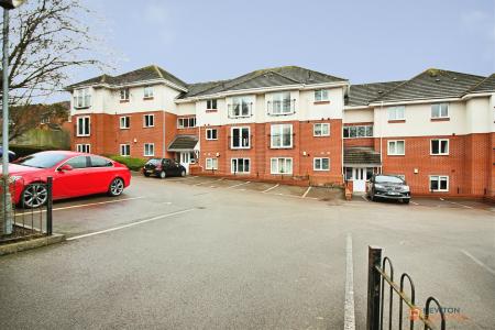2 bedroom Flat for sale in Peggs Close, Leicester, LE9