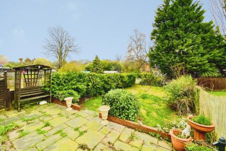 3 bedroom Semi-detached house for sale in Stratford Road, Braunstone Town, LE3