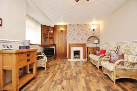 3 bedroom Semi-detached house for sale in Stratford Road, Braunstone Town, LE3