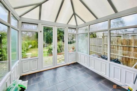 3 bedroom Semi-detached house for sale in Stratford Road, Braunstone Town, LE3