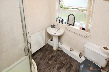 3 bedroom Semi-detached house for sale in Stratford Road, Braunstone Town, LE3