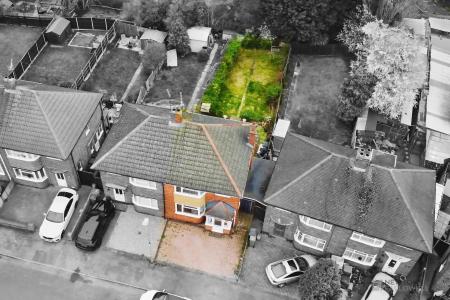 3 bedroom Semi-detached house for sale in Stratford Road, Braunstone Town, LE3