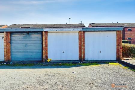 3 bedroom End of terrace house for sale in Langley Walk, Leicester, LE4