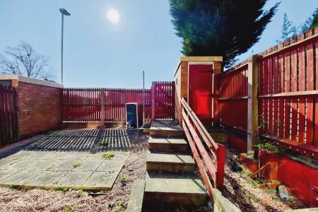 3 bedroom End of terrace house for sale in Langley Walk, Leicester, LE4