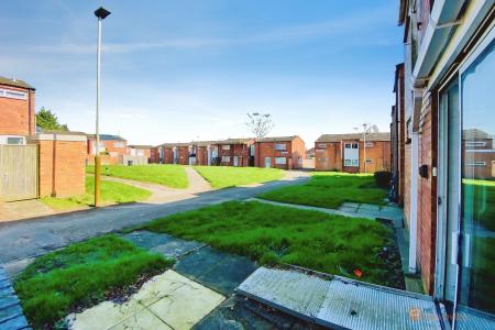 3 bedroom End of terrace house for sale in Langley Walk, Leicester, LE4