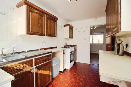 3 bedroom End of terrace house for sale in Langley Walk, Leicester, LE4