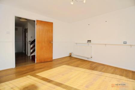 3 bedroom End of terrace house for sale in Langley Walk, Leicester, LE4